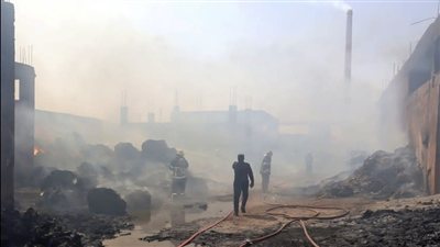 السيطرة على حريق مصنع حلج الأقطان بغرب طهطا في سوهاج