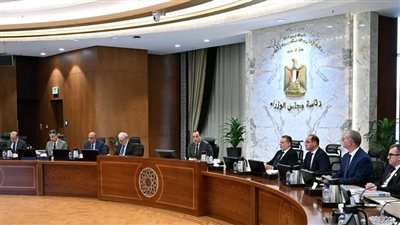 رئيس الوزراء يترأس اجتماع اللجنة المركزية لإدارة الأزمات لمتابعة تداعيات الحرب الأمريكية الإسرائيلية الإيرانية