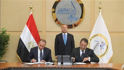 كامل الوزير يشهد اتفاقية لتطوير الحجز الإلكتروني وخدمة العملاء بشركات نقل الركاب التابعة للقابضة للنقل