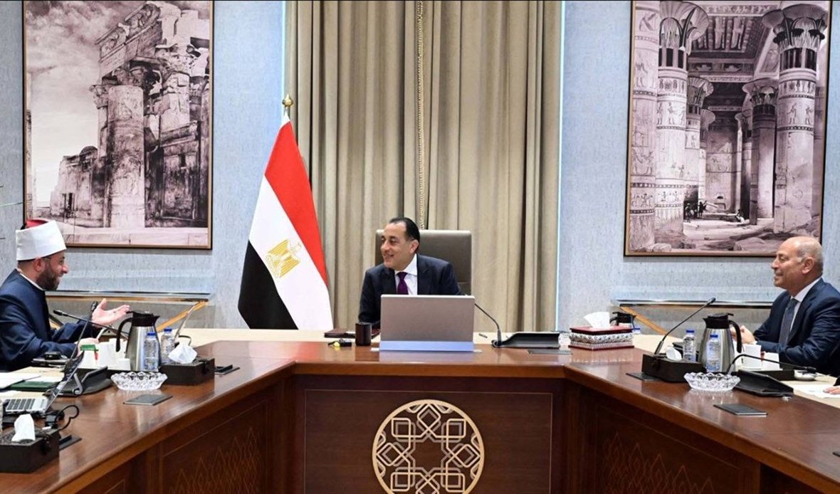 رئيس الوزراء يتابع