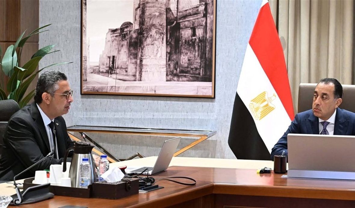 رئيس الوزراء يتابع