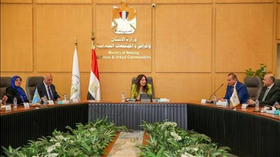 وزيرة الإسكان تتابع مشروعات مياه الشرب والصرف الصحي في القليوبية والعبور