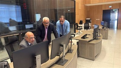 استقرار الشبكة الكهربائية خلال عيد الأضحى.. وزير الكهرباء يتابع الأحمال من مركز التحكم القومي