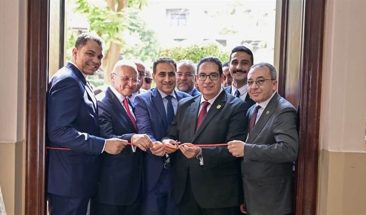 جامعة القاهرة تفتتح