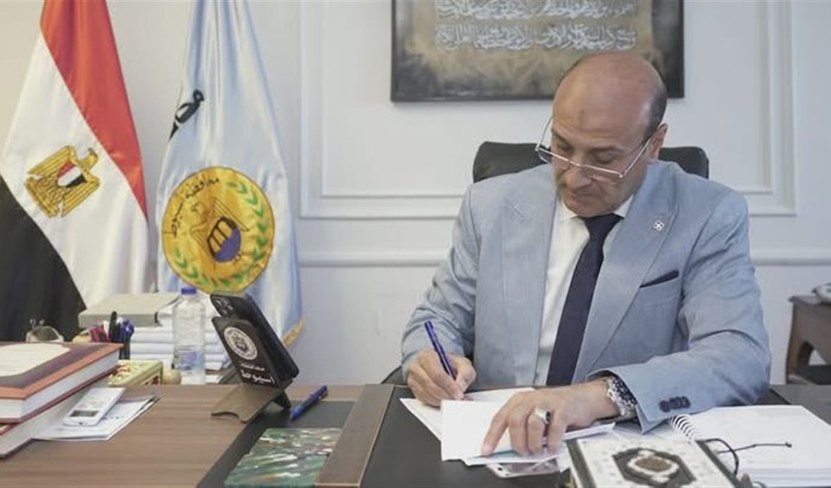 محافظ أسيوط يعتمد