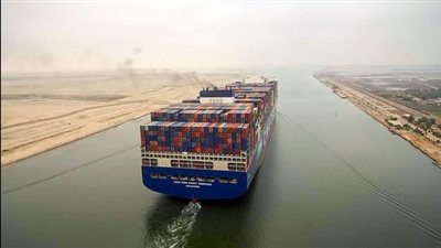 عبور سفينة الحاويات العملاقة CMA CGM SAINT GERMAIN قناة السويس لأول مرة
