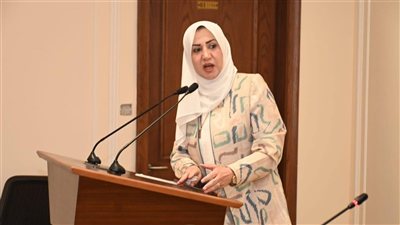 النائبة إيمان خضر تجمع شكاوى مخالفة الحد الأدنى للأجور لعرضها على وزير العمل