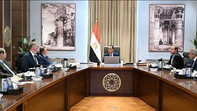 رئيس الوزراء يتابع زيادة مخزون المنتجات البترولية لضمان إمدادات الطاقة في ظل التوترات الإقليمية